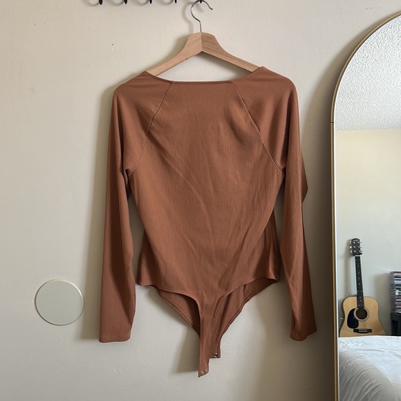 American Eagle Long Sleeve Square Neck Ribbed Bodysuit - Picture 5 of 6